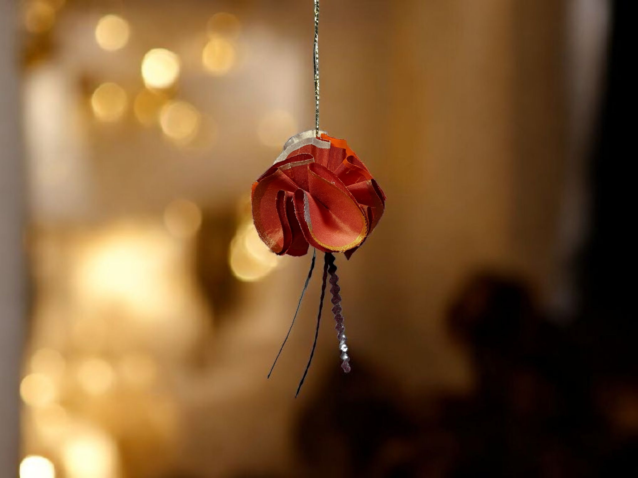 Boule de Noël en soie cuivre saumon – Image 2