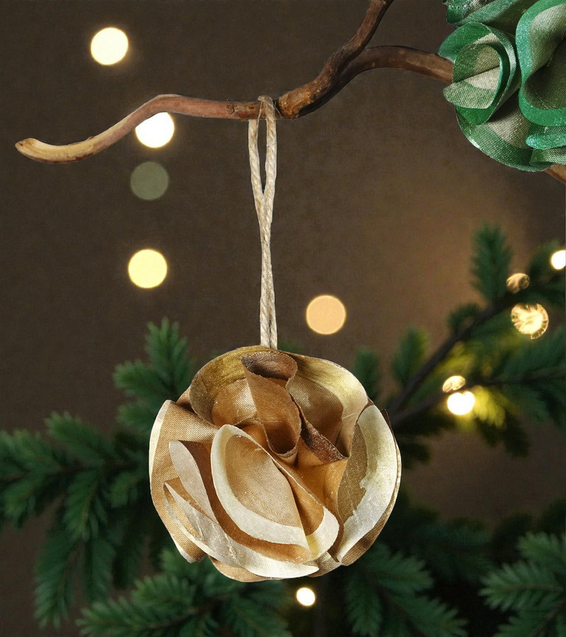 Perle de Noël dorée – Décoration artisanale KomJaim