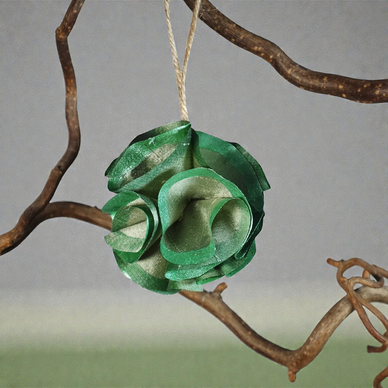 Perle de Noël en soie vert profond