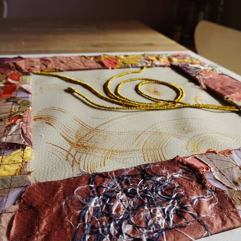 Art mural textile contemporain en relief - Éclosion intérieure – Image 3